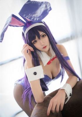 在厨房里征服美艳老师视频